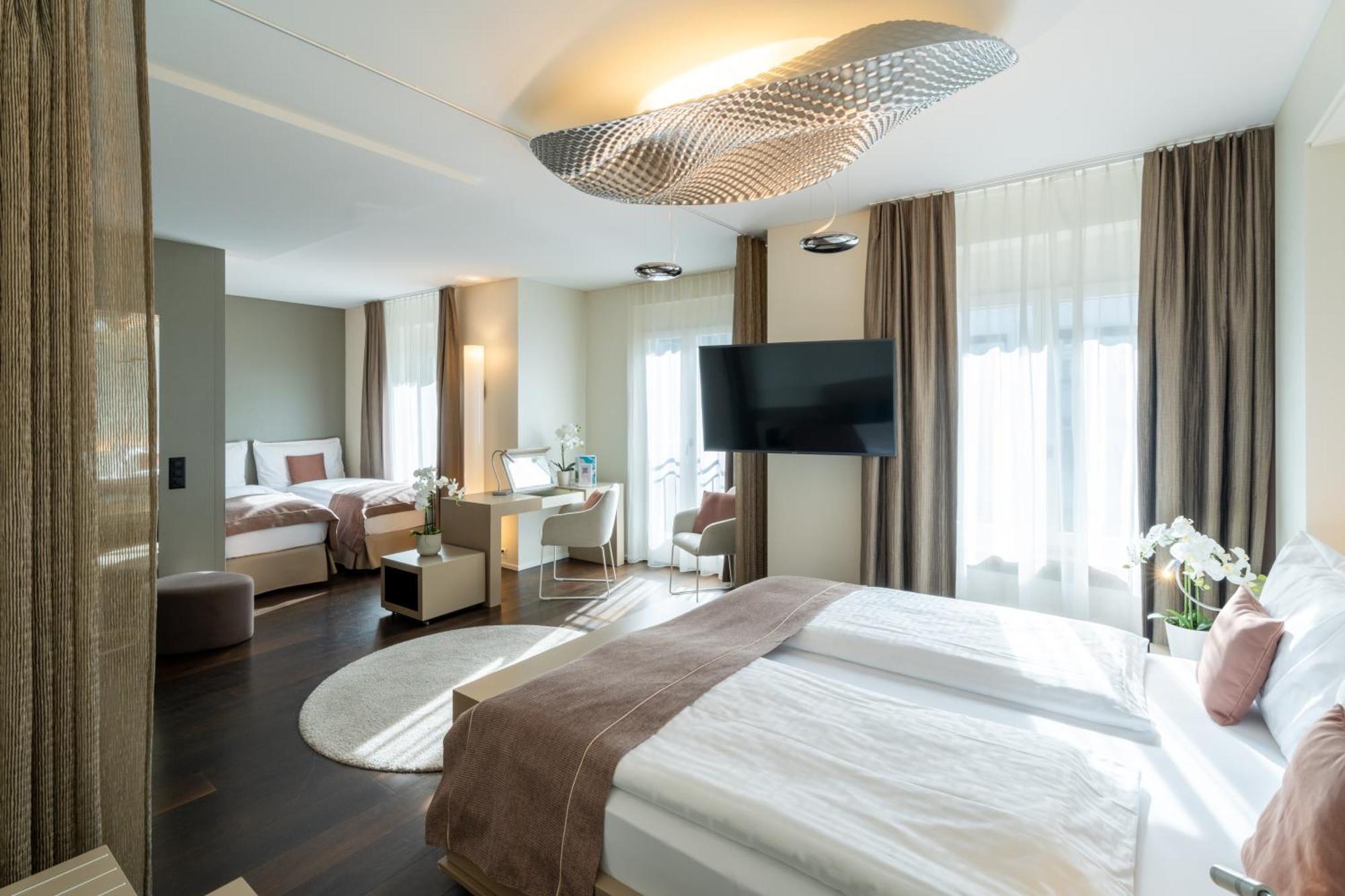 Cascada Boutique Hotel 4*